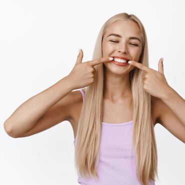 Smile Design: Current Approaches in Aesthetic Dentistry